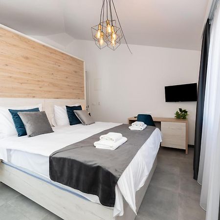 Kapov'S Rooms Каштела Экстерьер фото