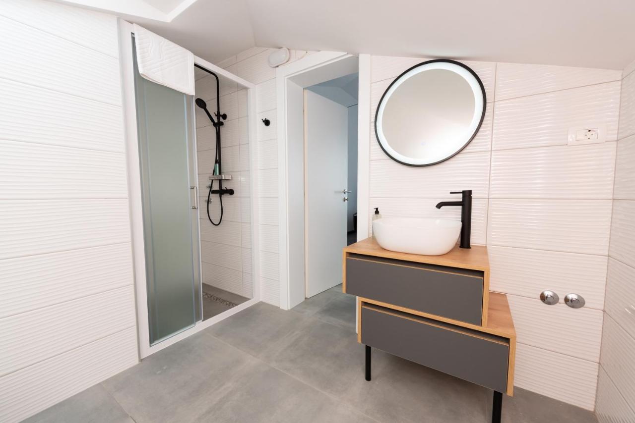 Kapov'S Rooms Каштела Экстерьер фото