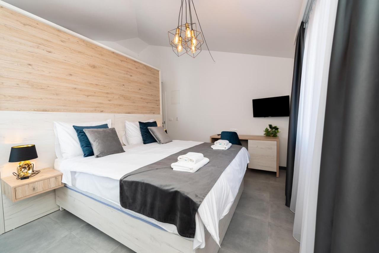 Kapov'S Rooms Каштела Экстерьер фото